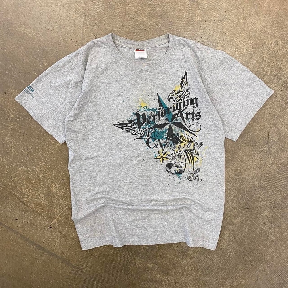 Y2K Disney Performing Arts 2010 Skate Music T-Shirt Size Medium